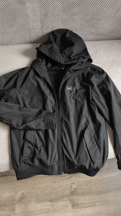 Куртка jack&jones в гарному стані