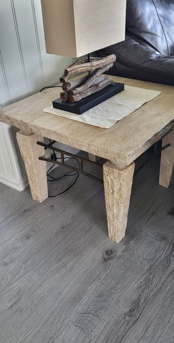 Stolik kawowy z piaskowca