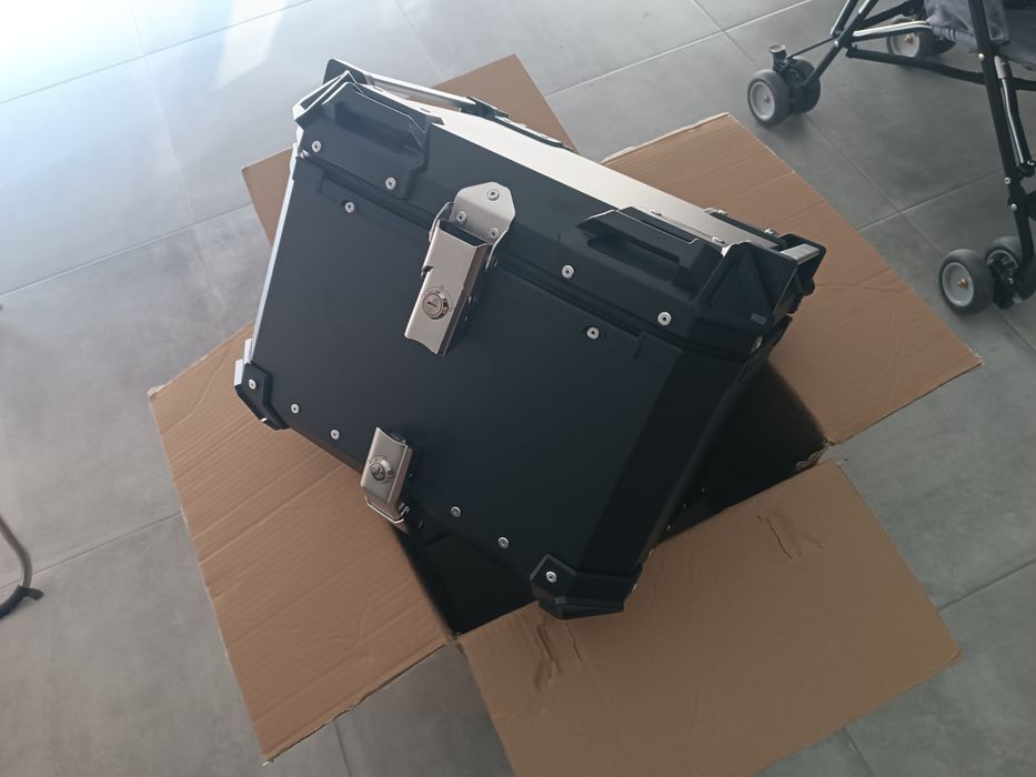 TOP CASE preta Nova