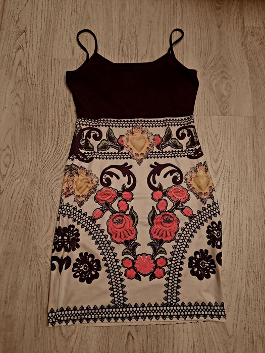 Sukienka na ramiączkach