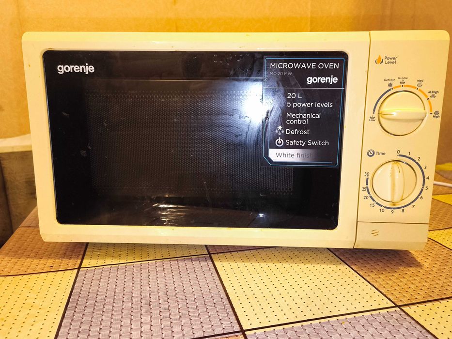 Мікрохвильова піч Gorenje ( має пошкодження)