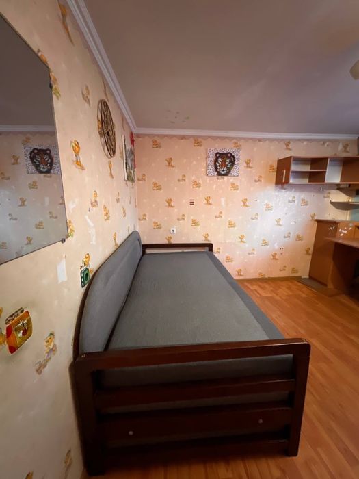 Будинок. Баня. Озеро.