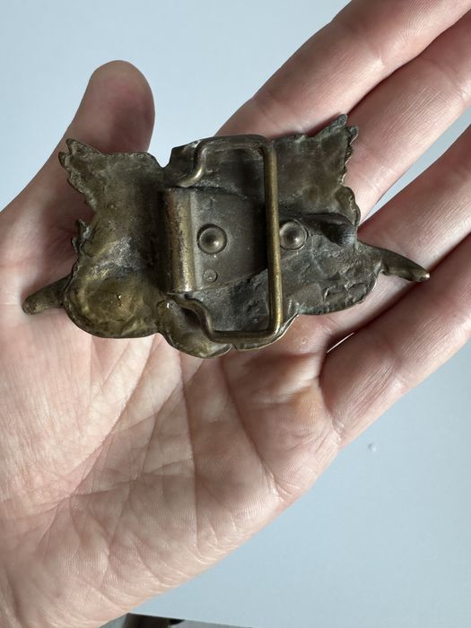 Металева пряжка “Wild & Free” у байкерському стилі