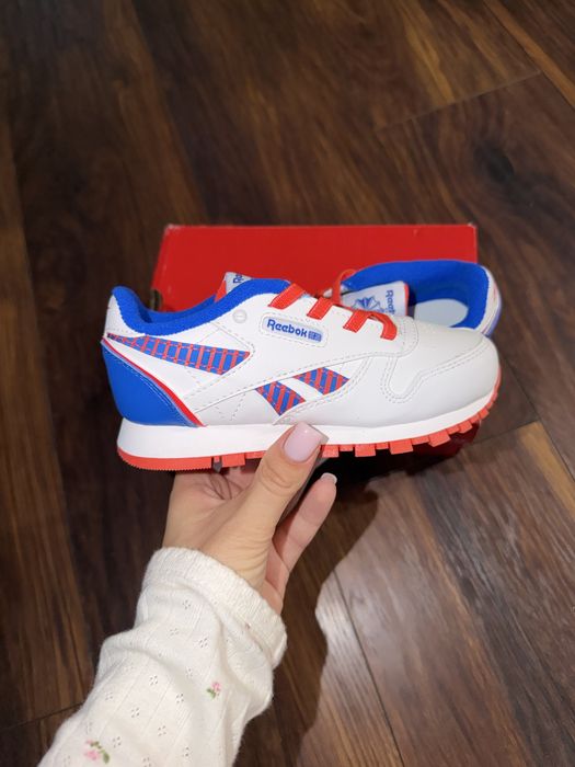 Продам новенькі кросівки 26,5 розмір reebok