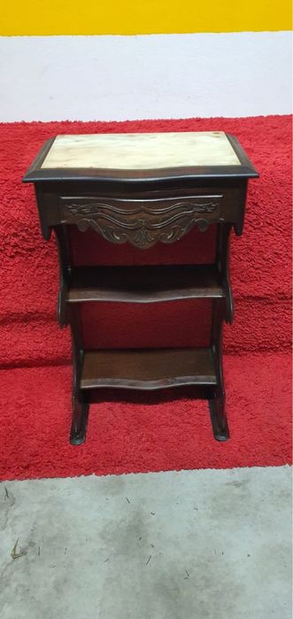 Móvel de apoio de sala