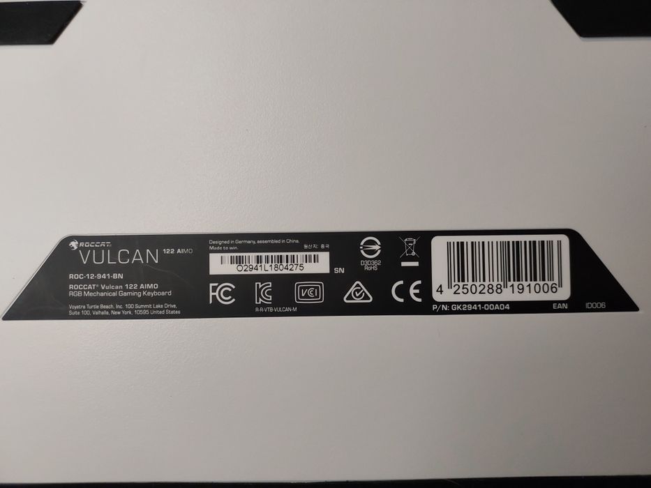Teclado Gaming Mecânico ROCCAT Vulcan 122 AIMO RGB Alumínio