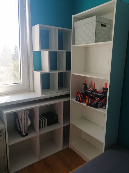Komplet białych mebli