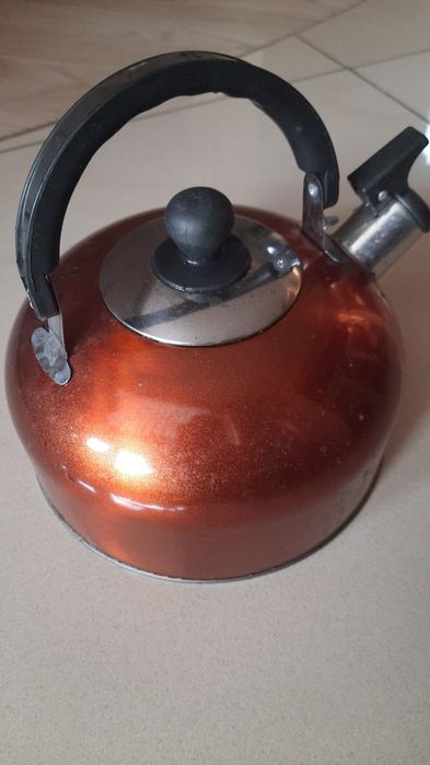 Czajnik metalowy