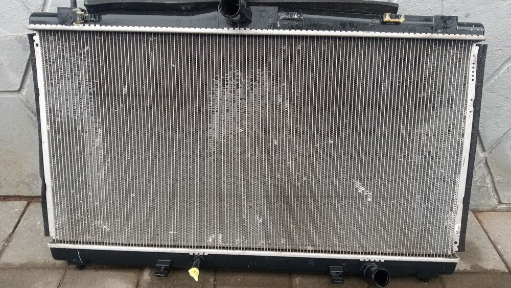 Радіатор Тойота.  aa422174-6551