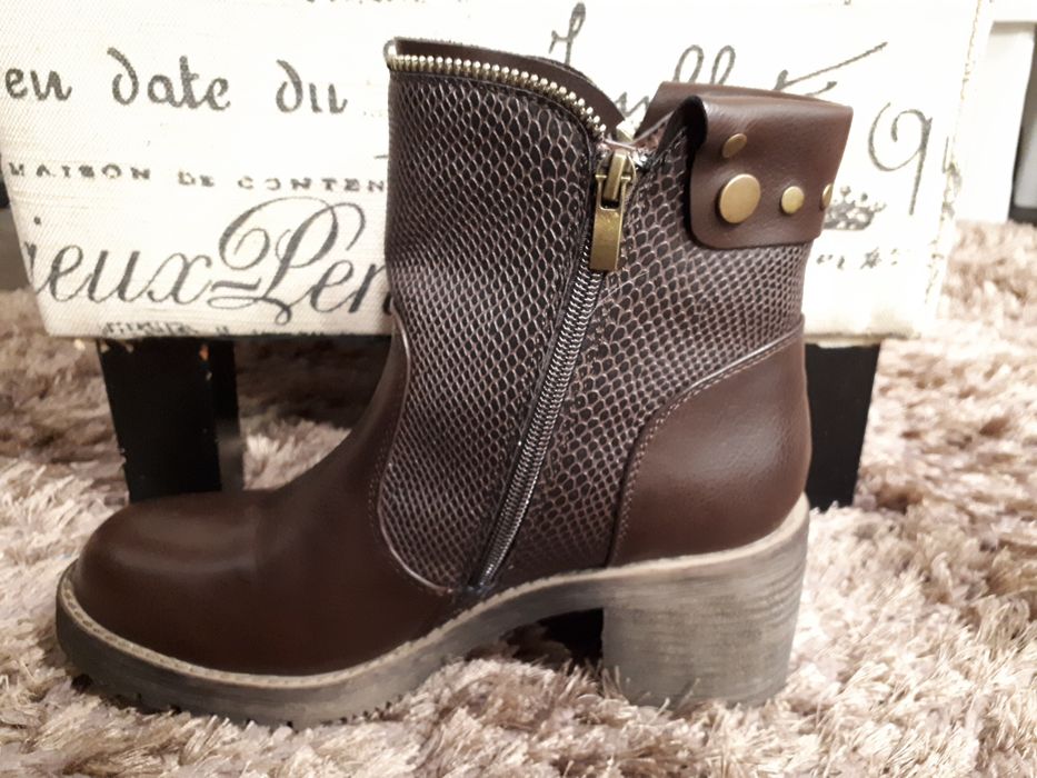 Botas/botins castanho BATA