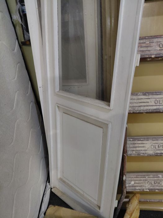 Portas antigas para varandas em  madeira