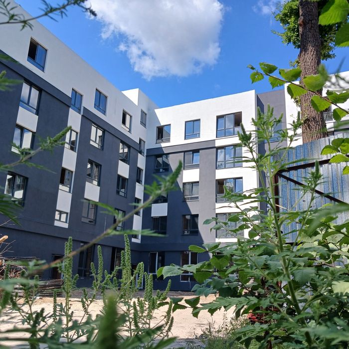 1к с Двориком и возможностью увеличить жилые м2. Локация Школа/Озеро!