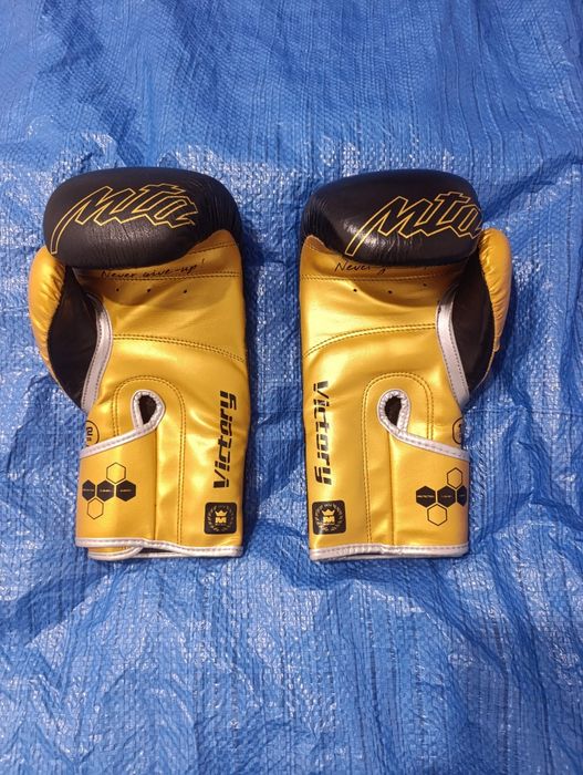 Rękawice bokserskie Montana Boxing 12 oz
