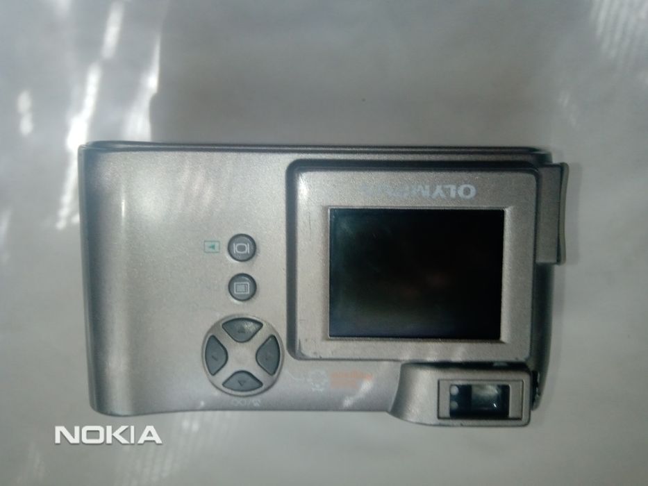 Продам одним лотом за 3 шт  Оlympus FE-130  FE-110  C-300