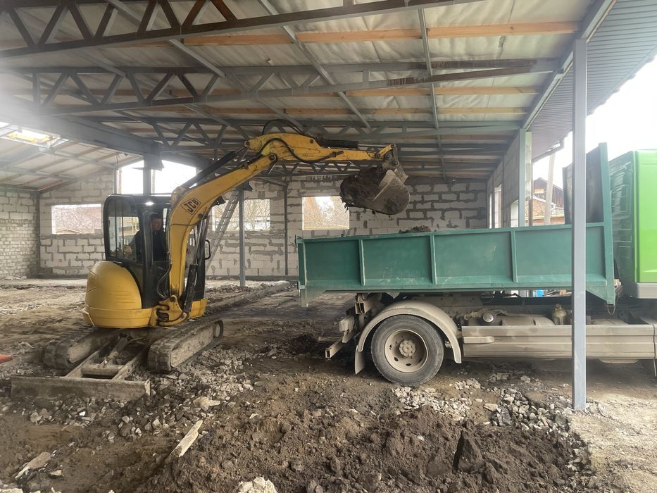 Продам міні ескаватор  JSB8035ztz в харошому стані