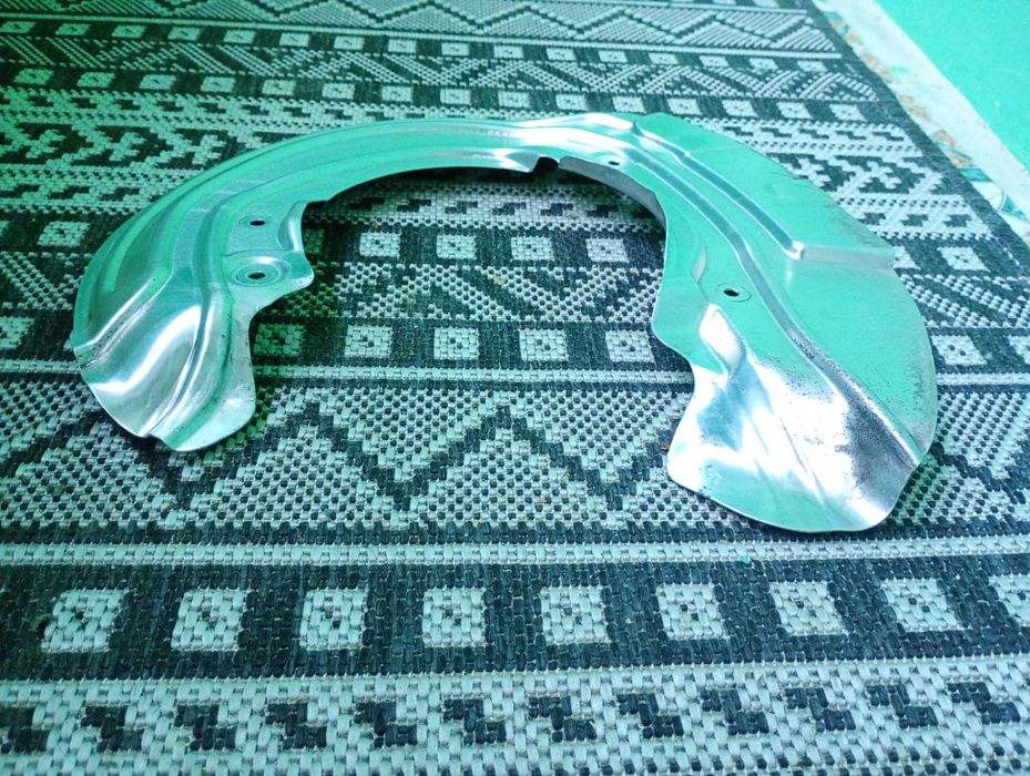 BMW Protection plate right захист гальмівного диска, переднього, правого