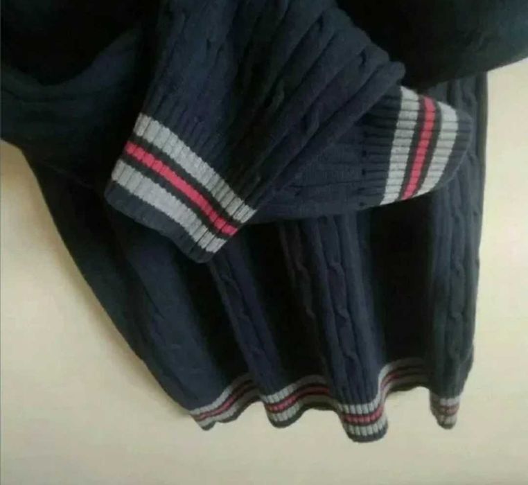 Mc Neal Charles sweter casual granat dekolt V wzór warkocze bawełna