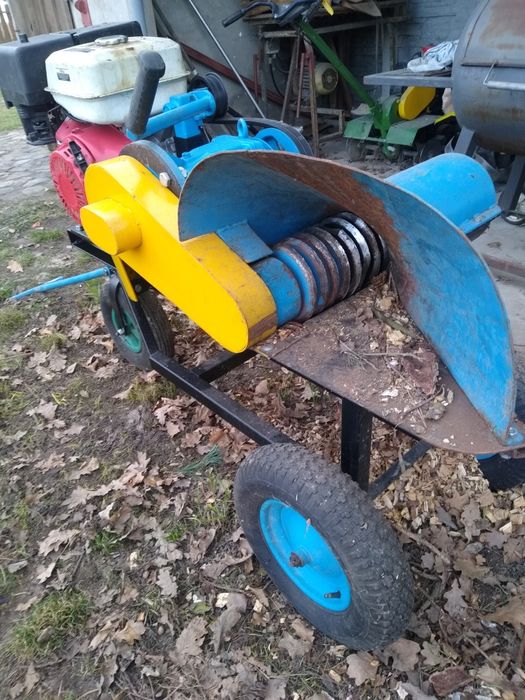 Rębak ślimakowy spalinowy