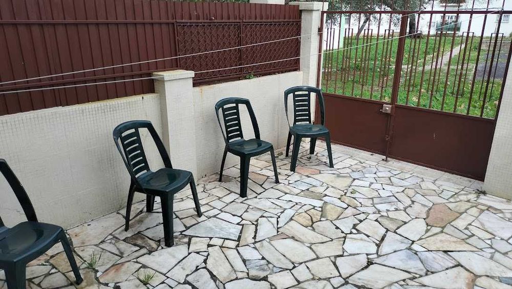Quarto individual em moradia- Lisboa para estudante universitário, deslocado.