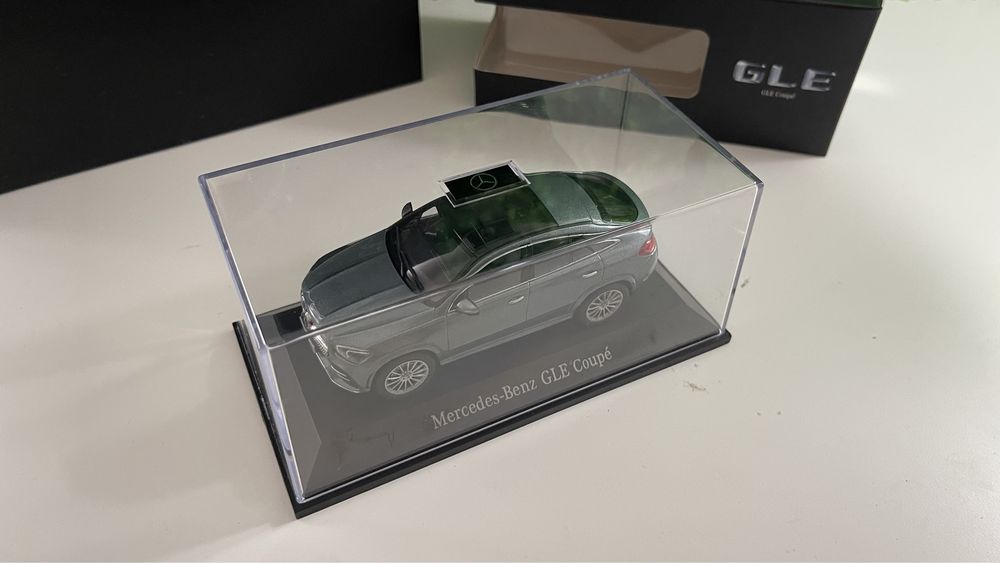 Mercedes GLE 1/43 Miniatura original Mercedes Iscale