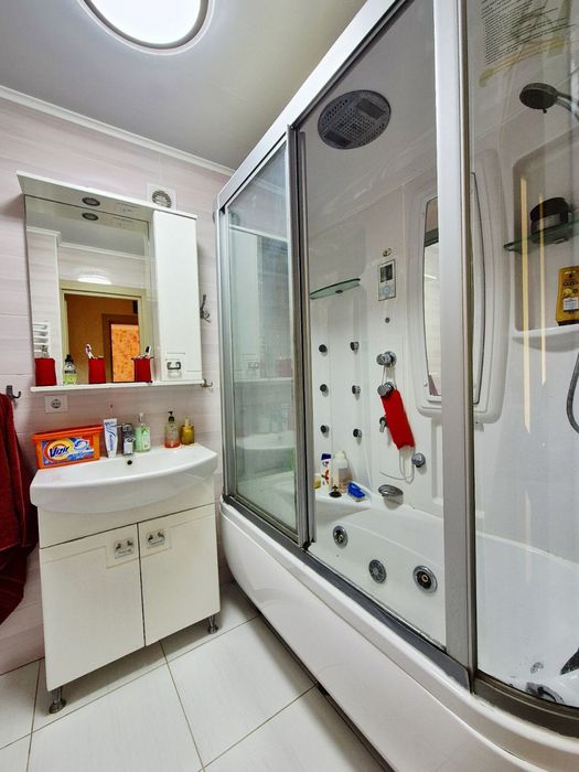 Оренда, трикімнатної квартири, р-н Біляєва.