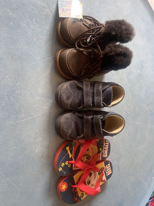 Calcado criqnca tamanho 23