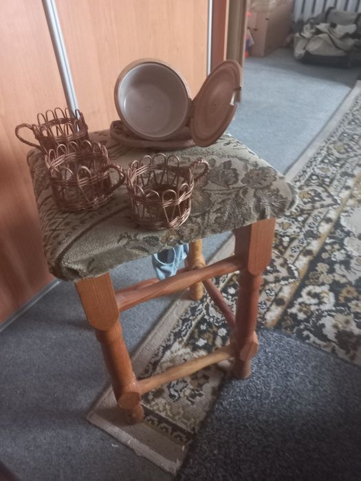 Cukiernica ,podstawek,koszyczki wiklinowe na szklanki czasy PRLu...