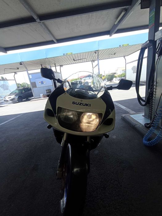 Suzuki GSXR 750 injeção