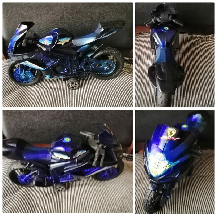 Brinquedo mota grande, cerca de 30cm.