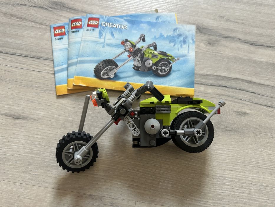 Lego creator 31018