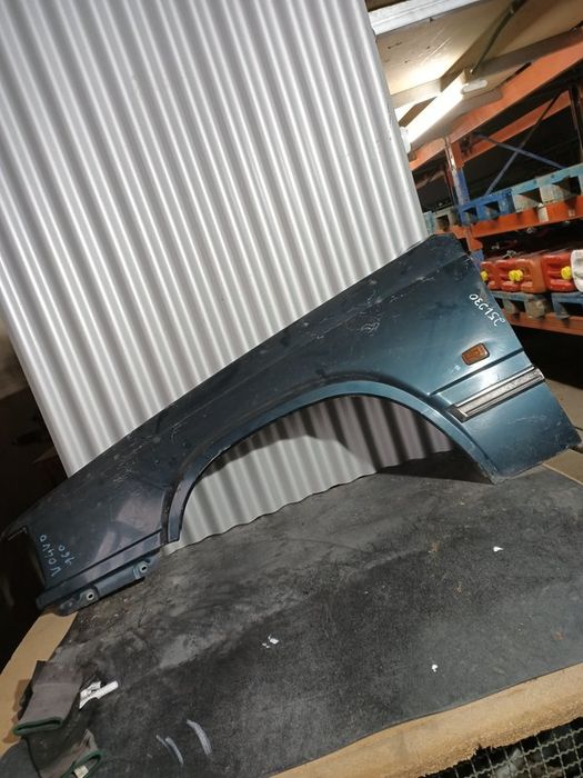 Guarda Lamas Volvo 960 ESQUERDO  Verde Escuro