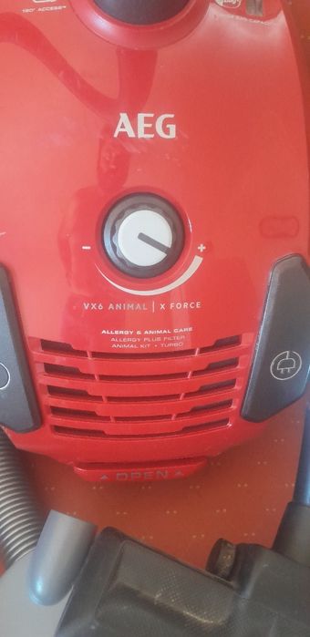Aspirador AEG c/ acessórios