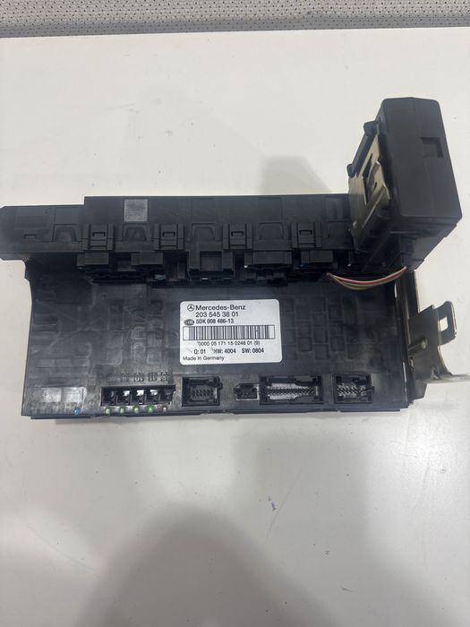 Sam tras Mercedes Benz C Class W203