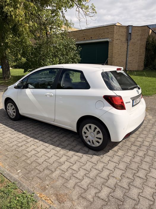 Toyota Yaris 1.0 2015 | 186 tys. km | NOWE opony + akumulator