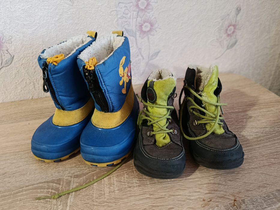 Віддам безкоштовно взуття для хлопчика 25 розмір