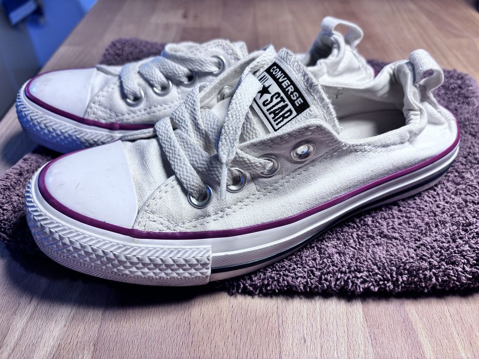 Białe conversy rozmiar 35