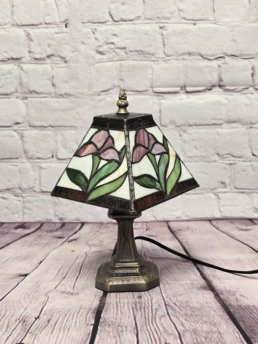 Lampa Tiffany 27 cm – witrażowe szkło, motyw kwiatowy, vintage, lampa antyk
