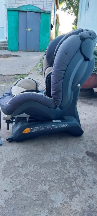 Дитяче авто крісло