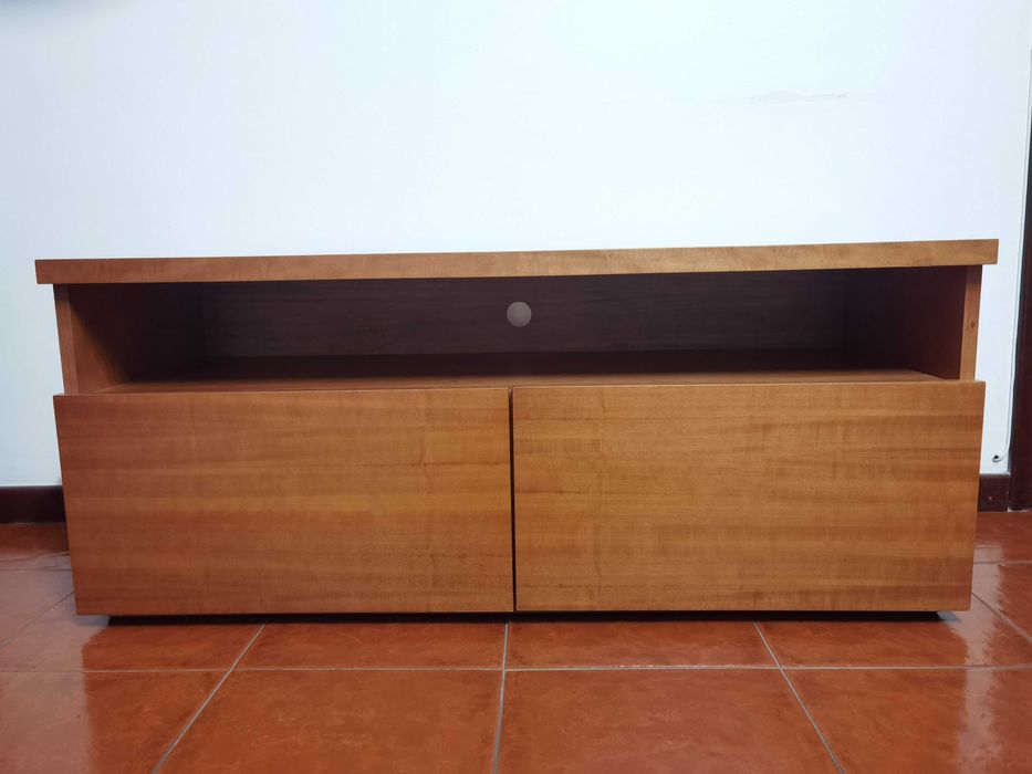 Móvel TV em Cerejeira