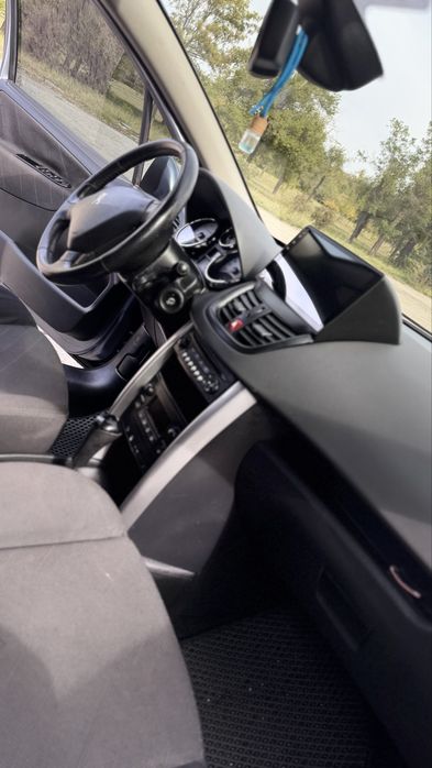 Peugeot 207 2008 року