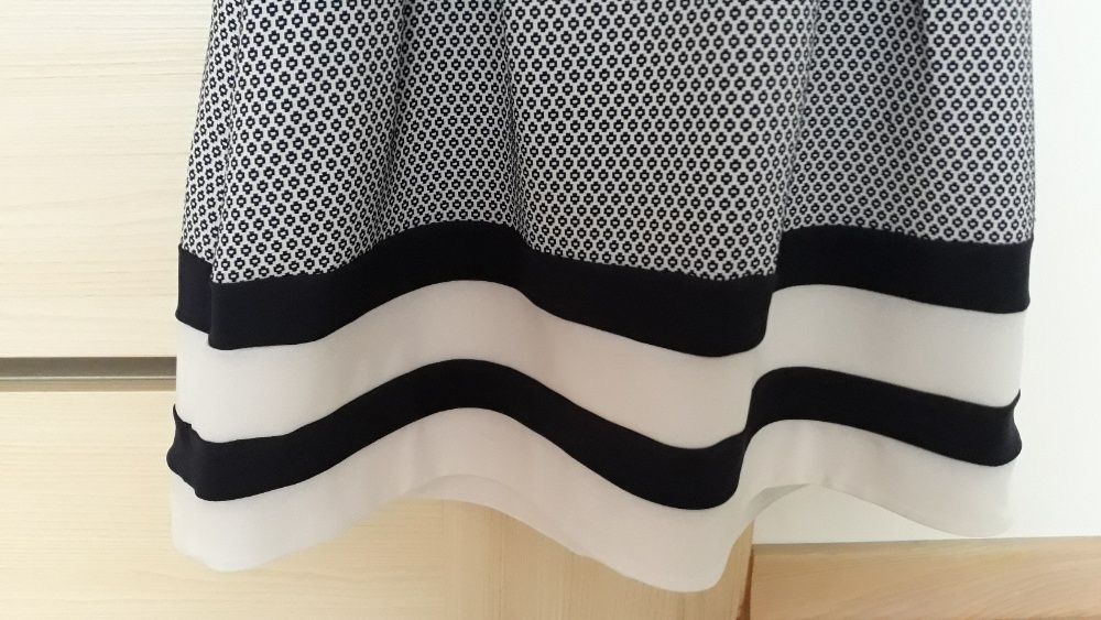 Sukienka granatowo - biała