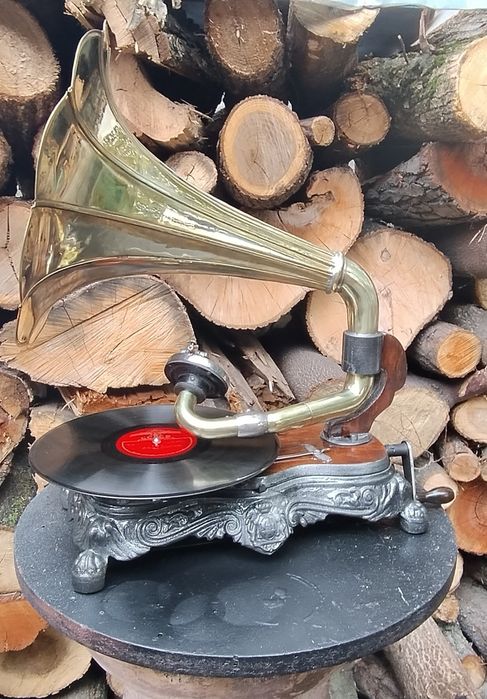 Граммофон маленький