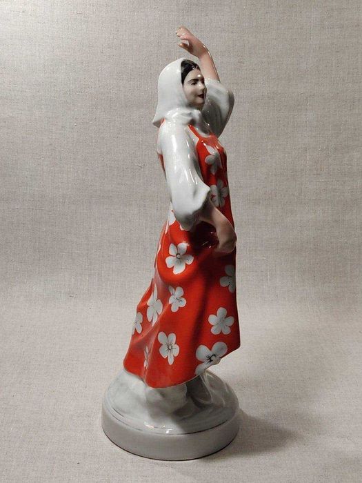 РЕДЧАЙШАЯ статуэтка «ЛИДИЯ РУСЛАНОВА Плясунья» Барановка фарфор СССР