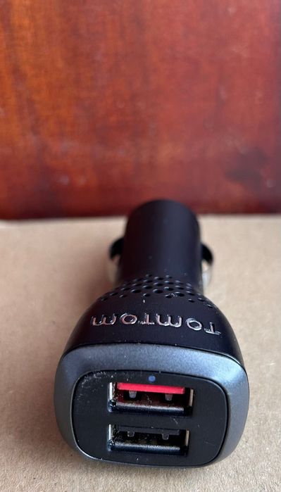 Carregador de isqueiro  tomtom duplo