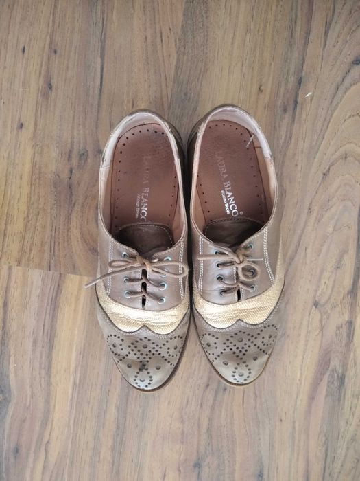 Sapatos com atacadores