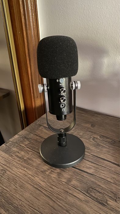 Microfone Aveek Profissional