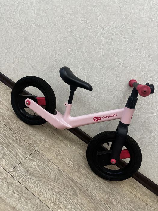 Біговел Kinderkraft Goswift