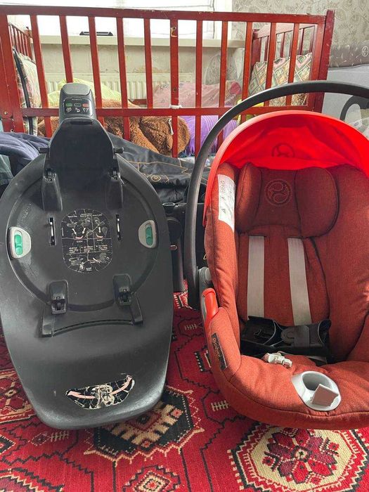 Автокрісло Cybex Cloud Z з базою.