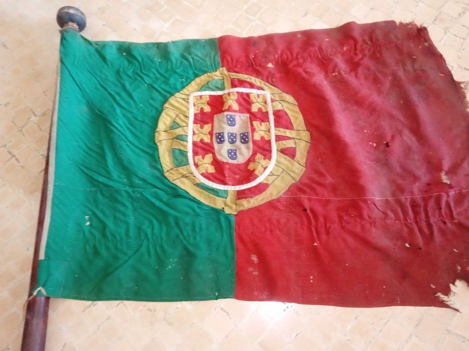 Bandeira Portuguesa de ré do NEPTUNO
