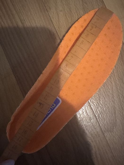 Продам кросівки